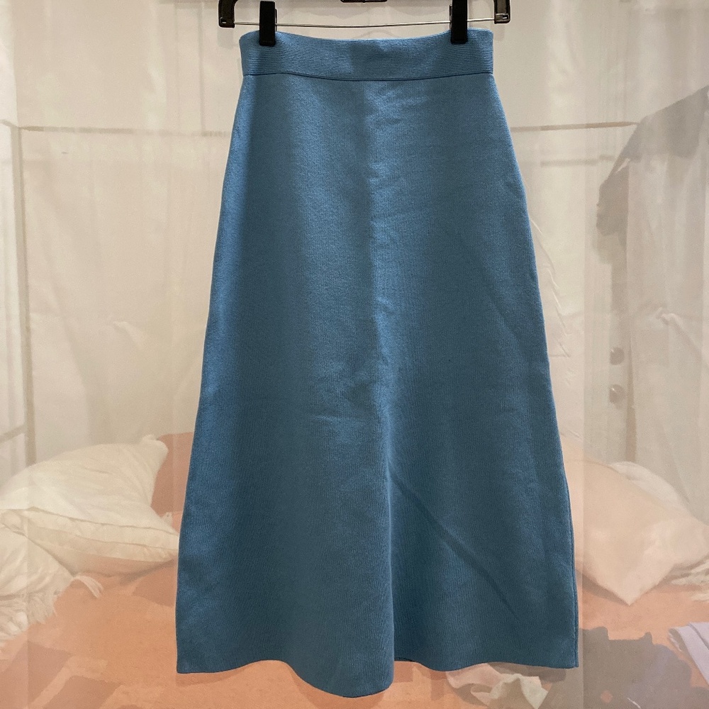 Uniqlo baby blue midi a-line skirt